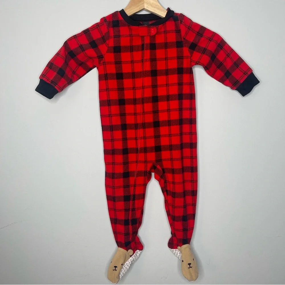 Lot of 4 18 months footed‎ sleepers Carters
